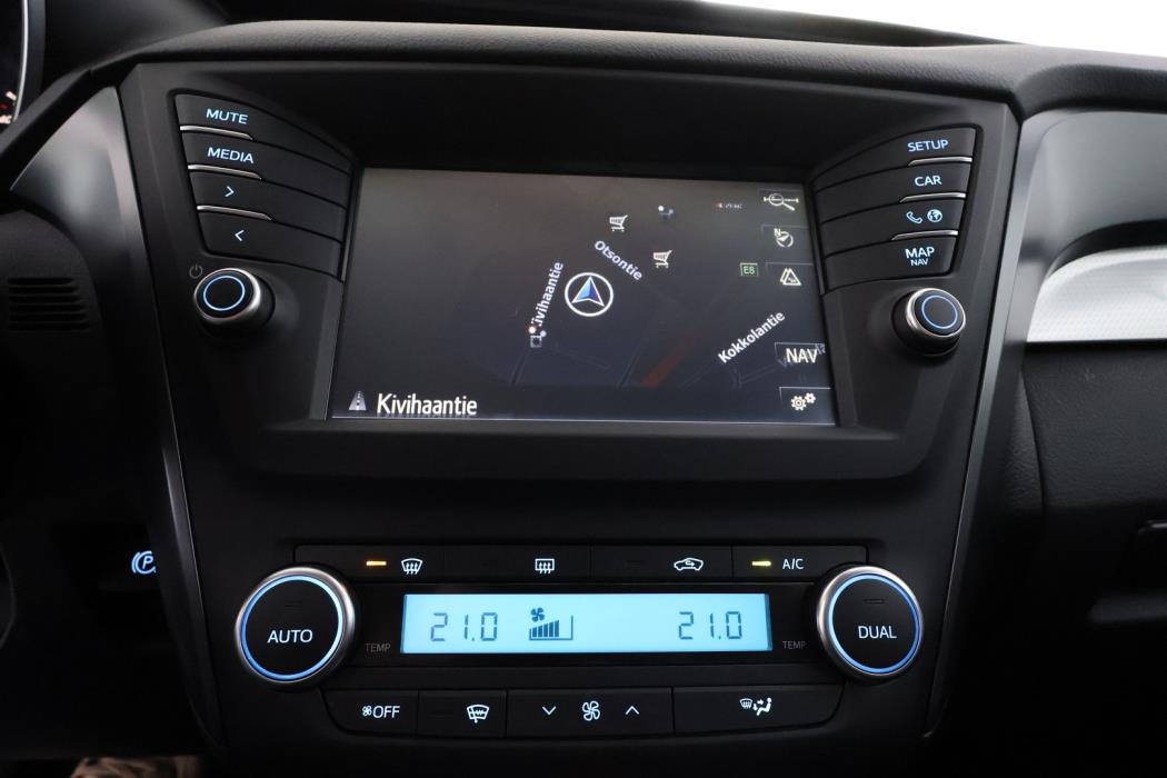 TOYOTA Avensis 2016
