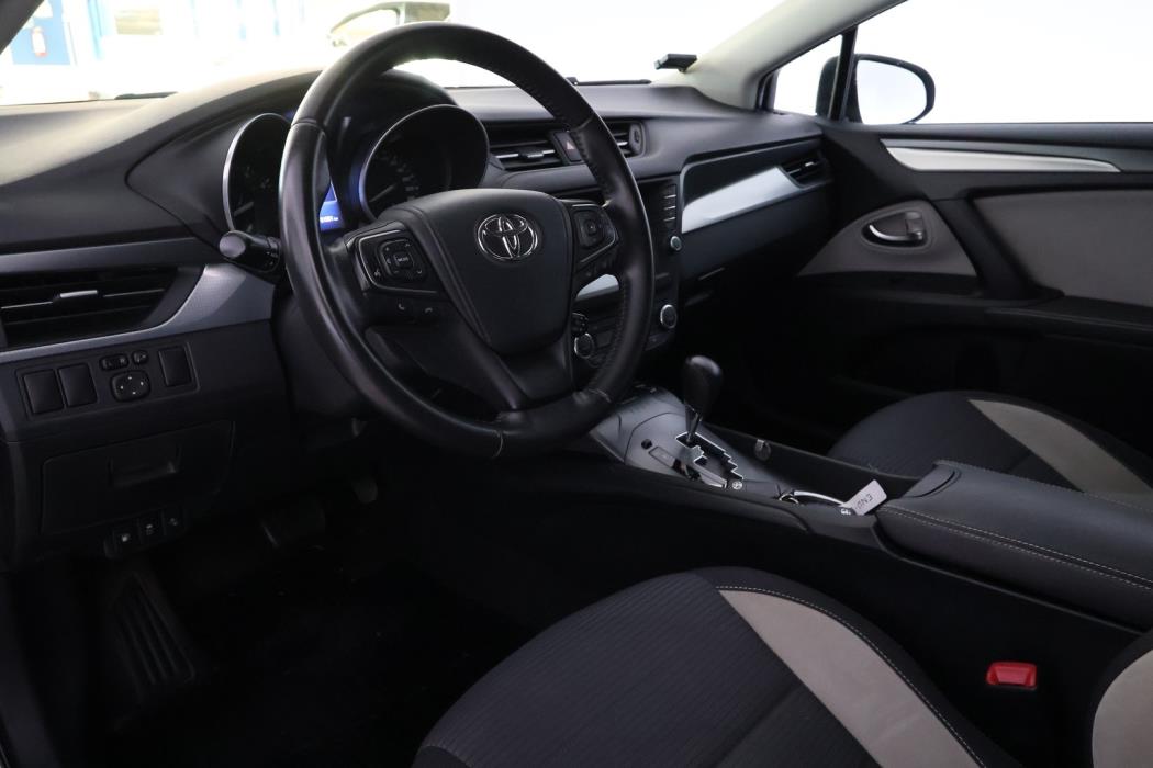 TOYOTA Avensis 2016