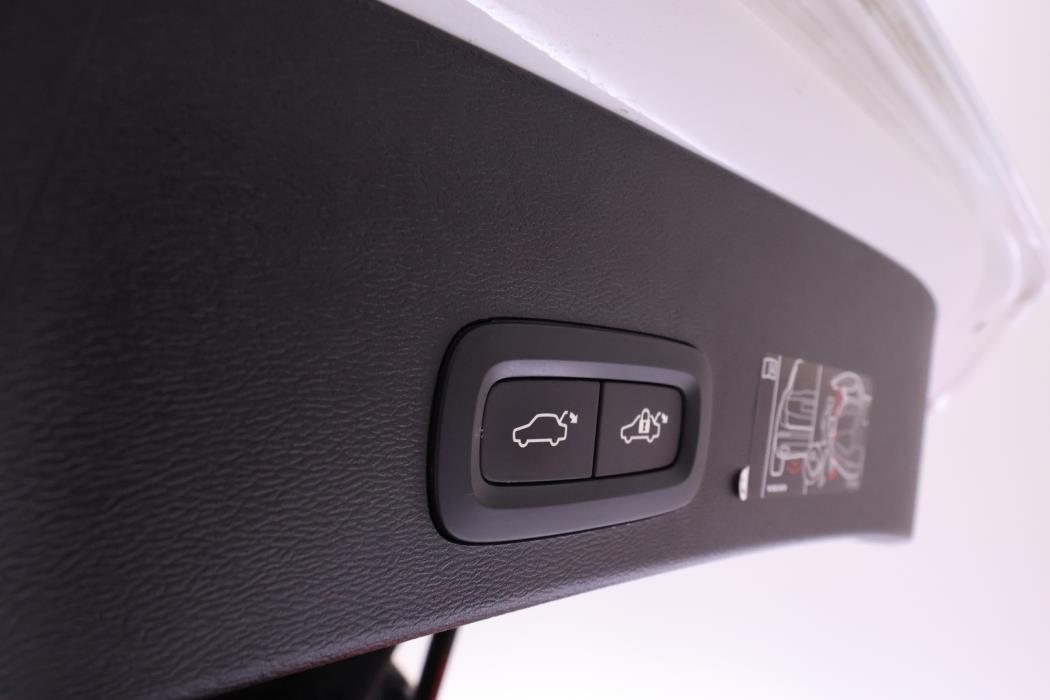 VOLVO XC40 2021