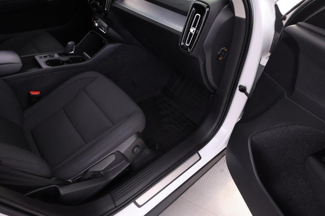 VOLVO XC40 2021