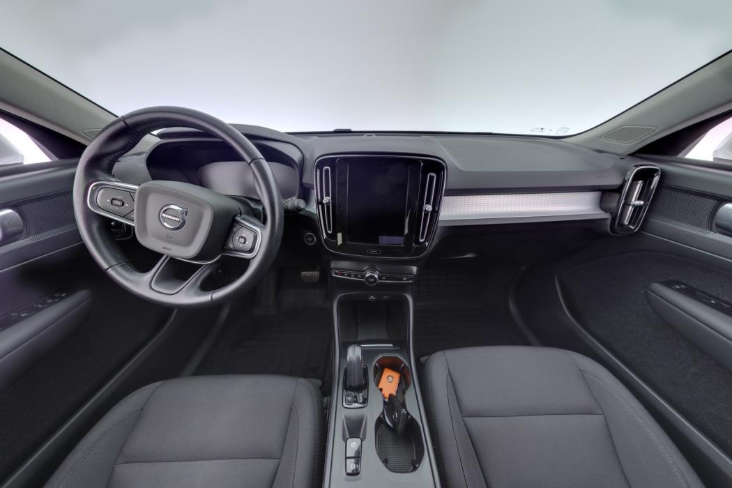 VOLVO XC40 2021