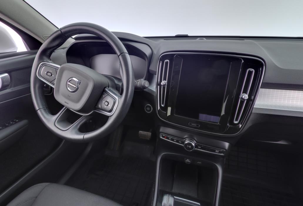 VOLVO XC40 2021