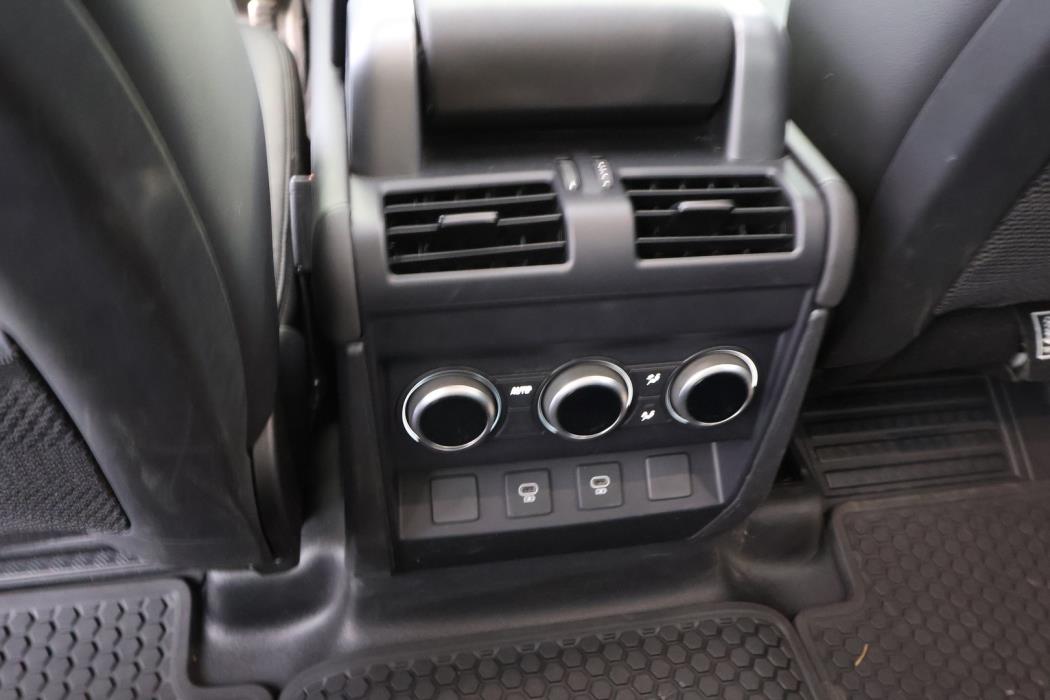 LAND ROVER Defender 2024