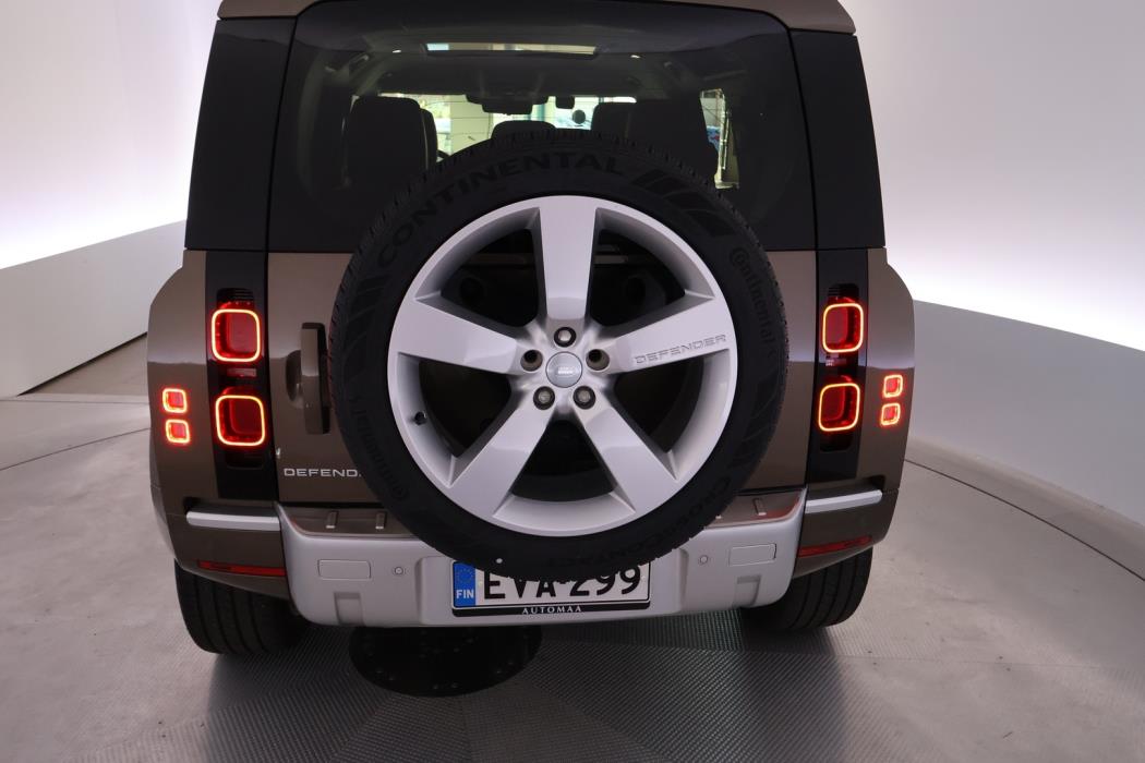 LAND ROVER Defender 2024