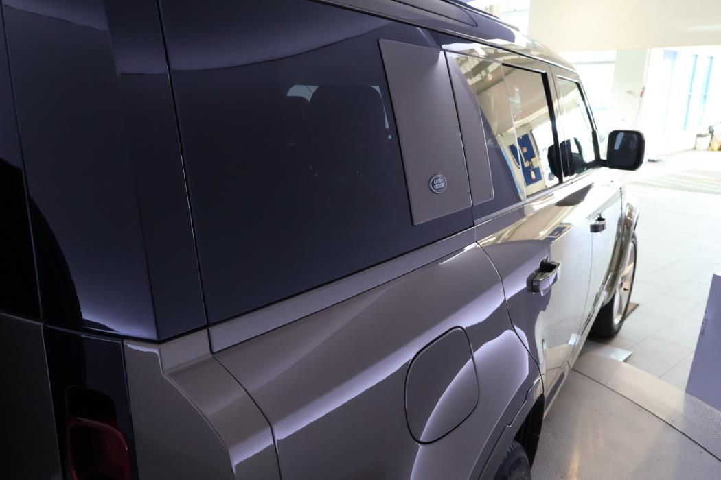 LAND ROVER Defender 2024