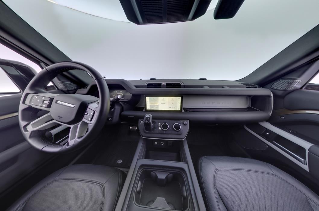 LAND ROVER Defender 2024