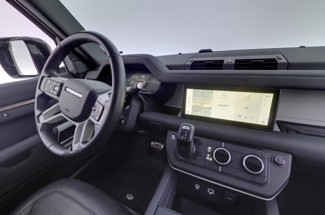 LAND ROVER Defender 2024