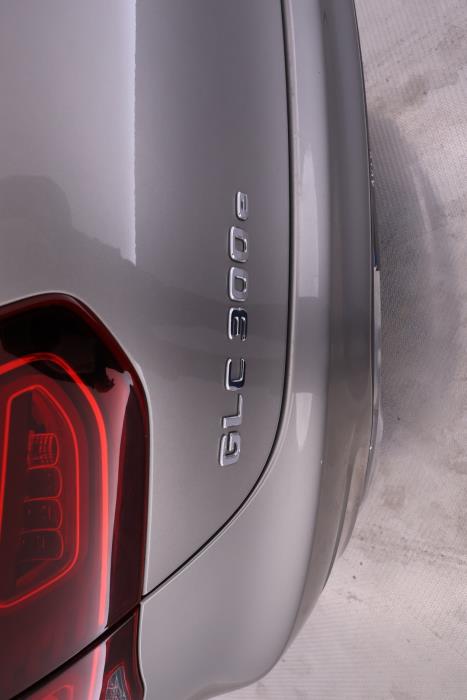 MERCEDES-BENZ GLC 2022