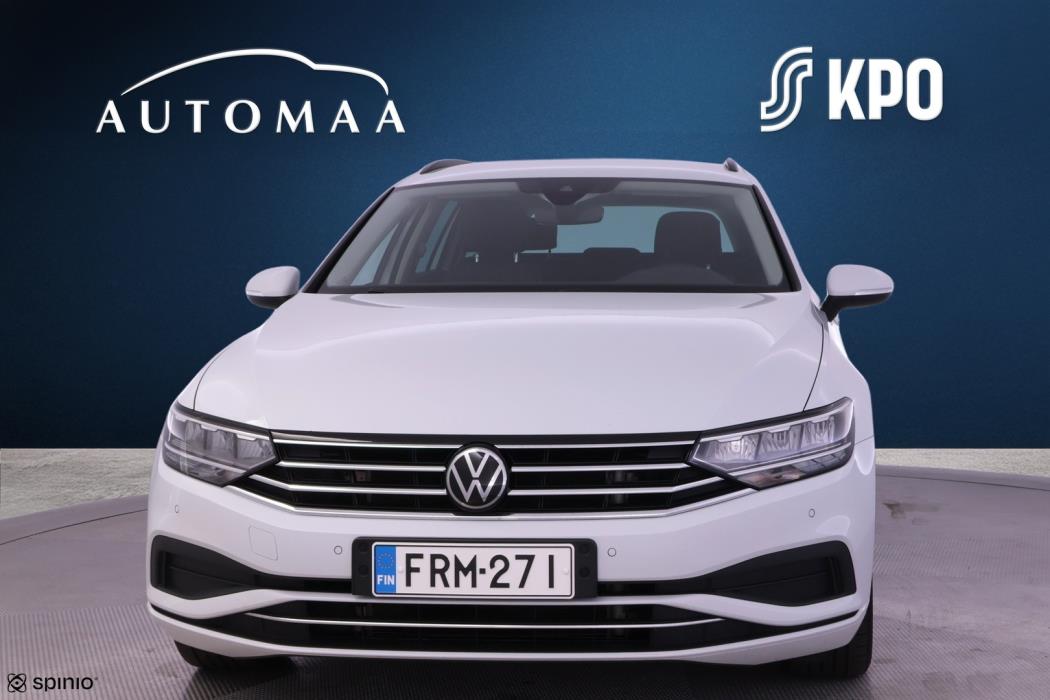 VOLKSWAGEN Passat 2023