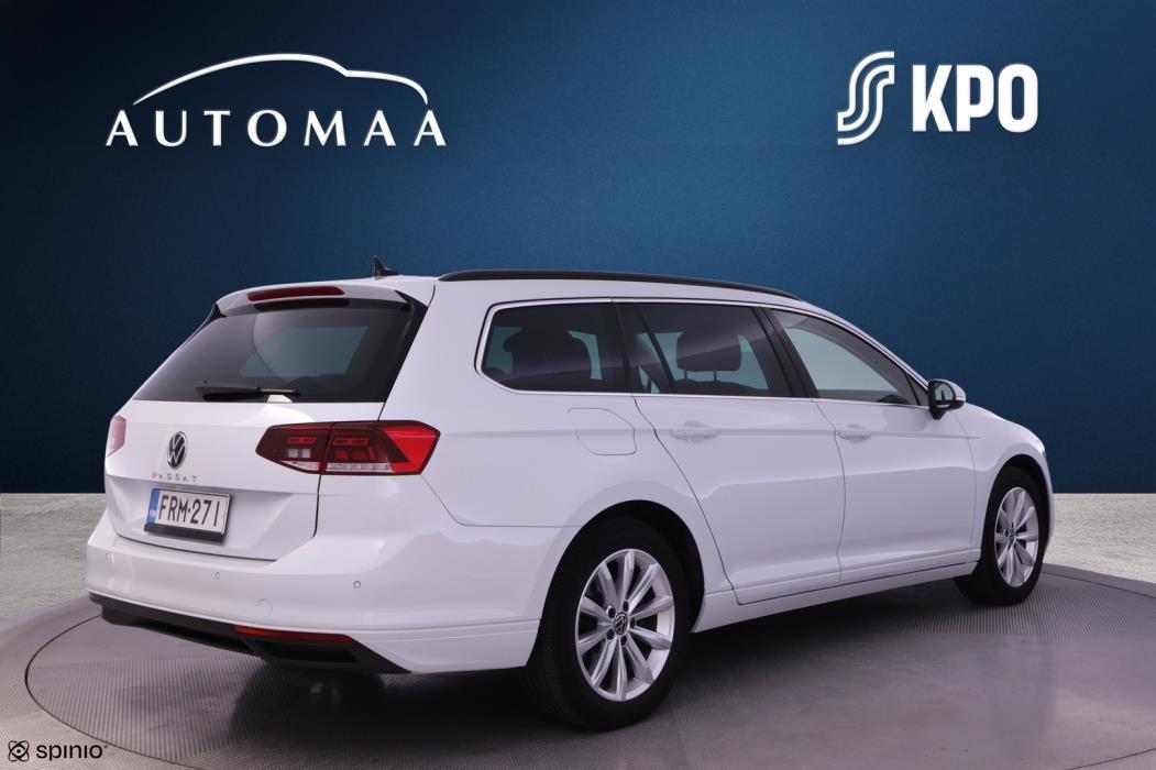 VOLKSWAGEN Passat 2023