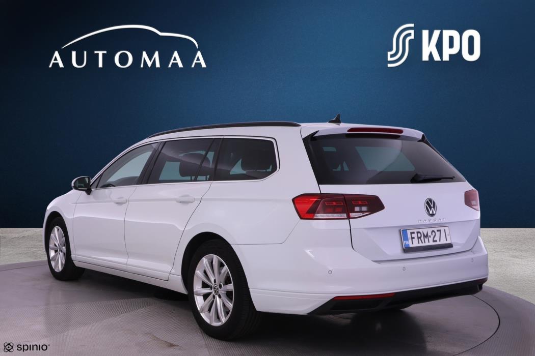 VOLKSWAGEN Passat 2023