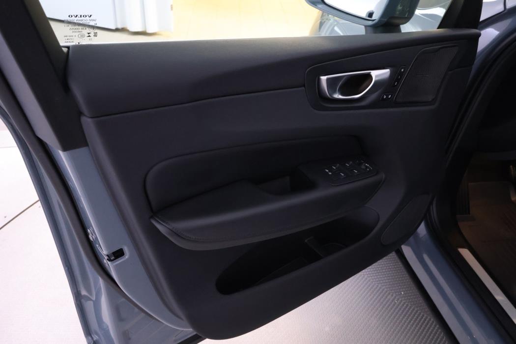 VOLVO XC60 2024