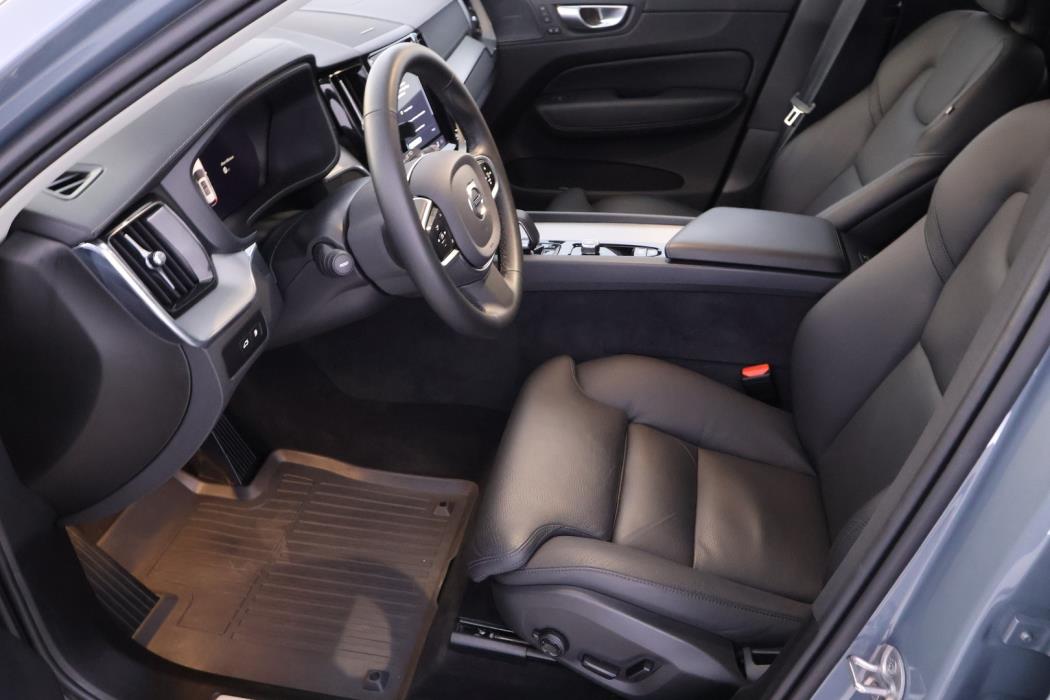 VOLVO XC60 2024