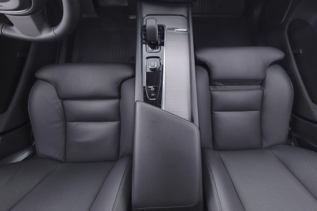 VOLVO XC60 2024