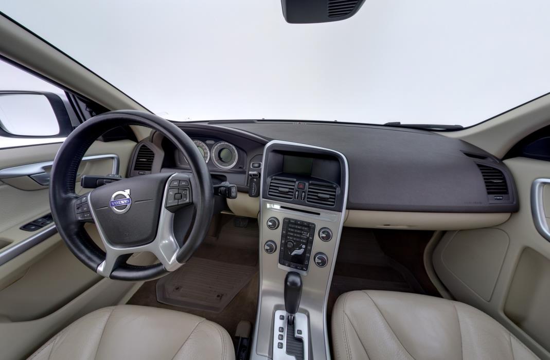 VOLVO XC60 2011