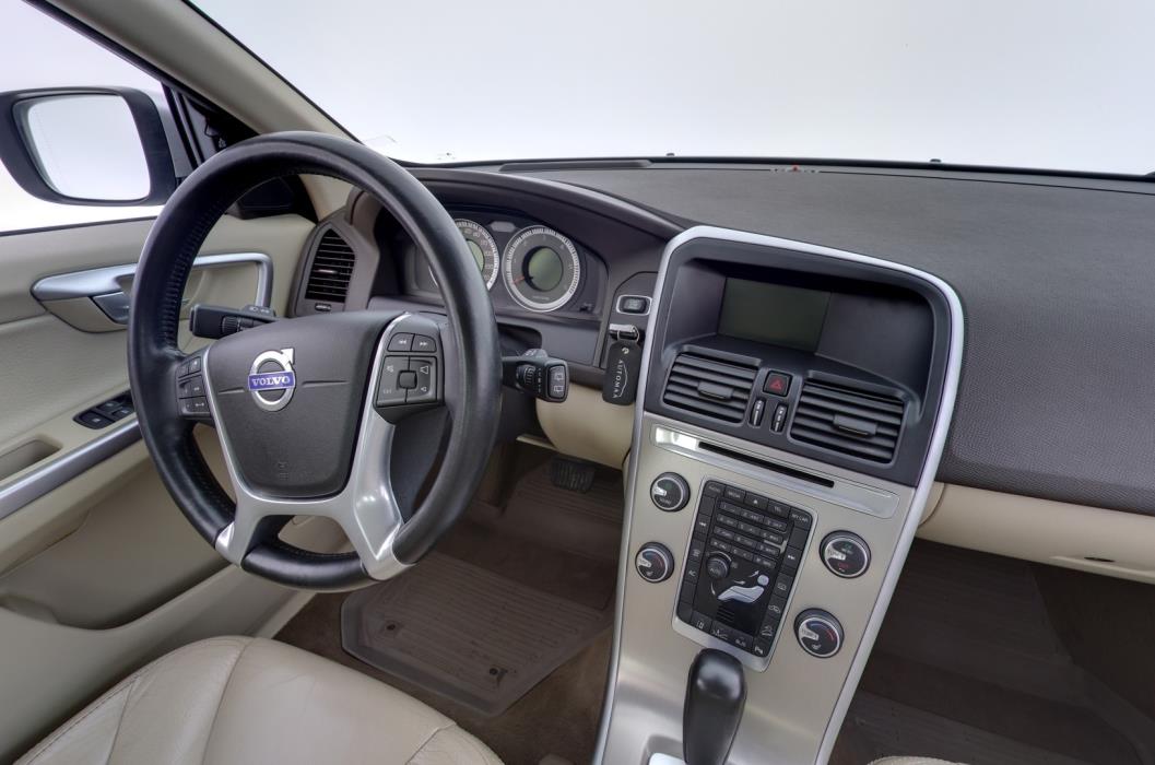 VOLVO XC60 2011