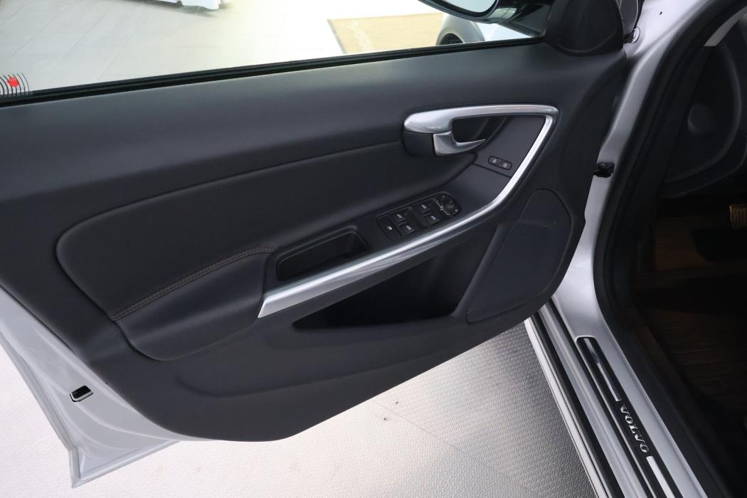 VOLVO V60 Cross Country 2016