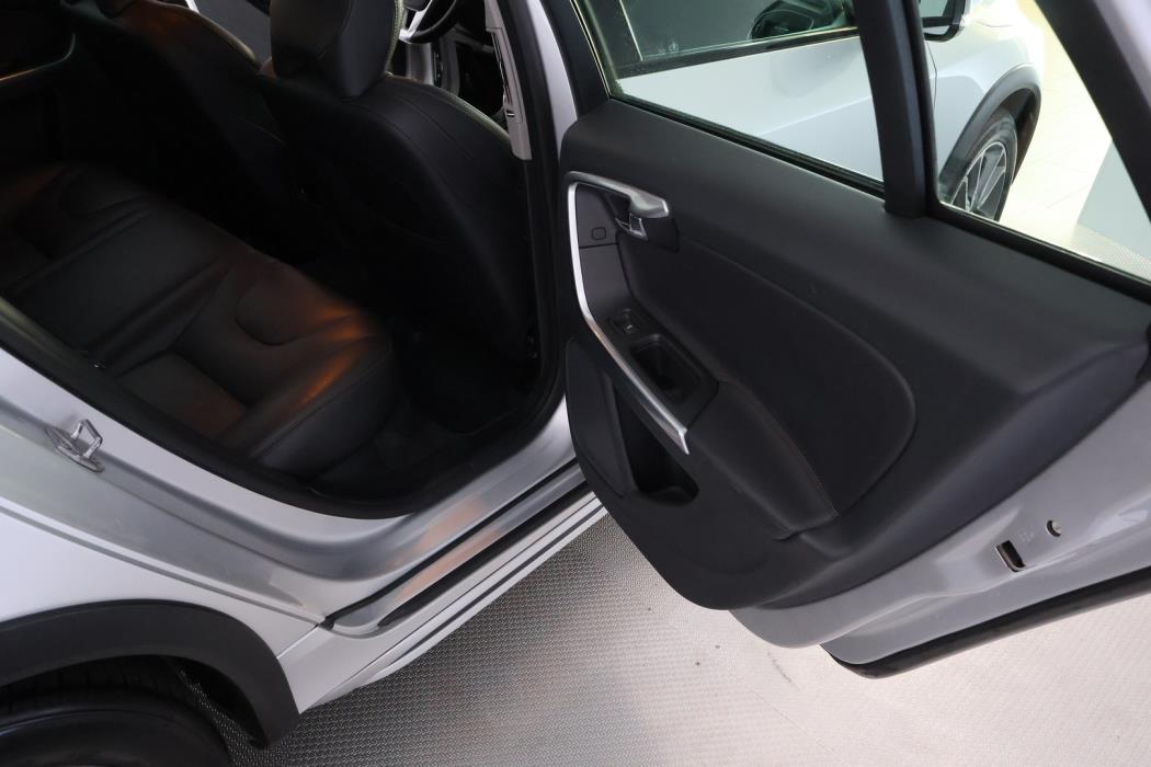 VOLVO V60 Cross Country 2016