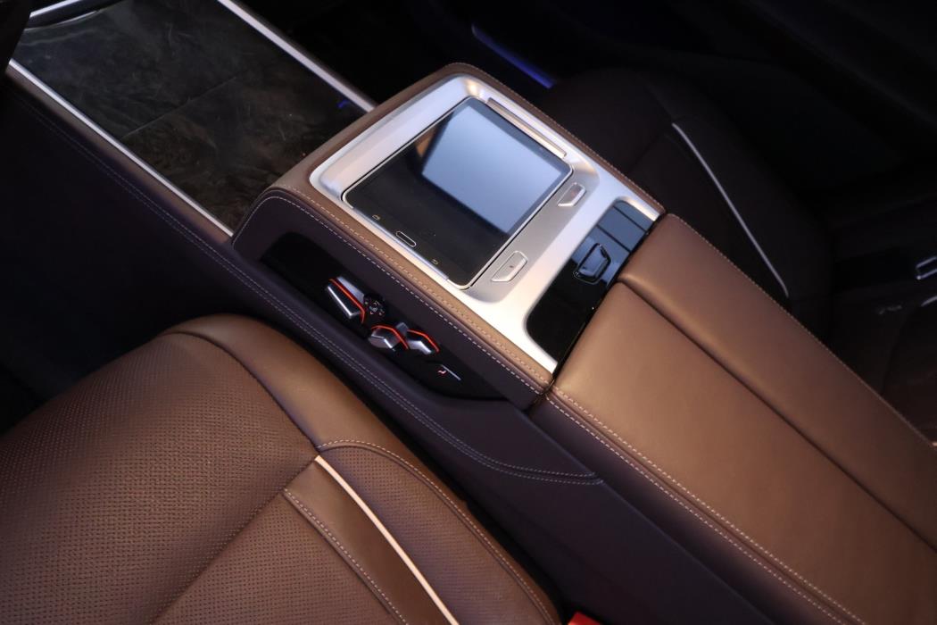 BMW 745 2019