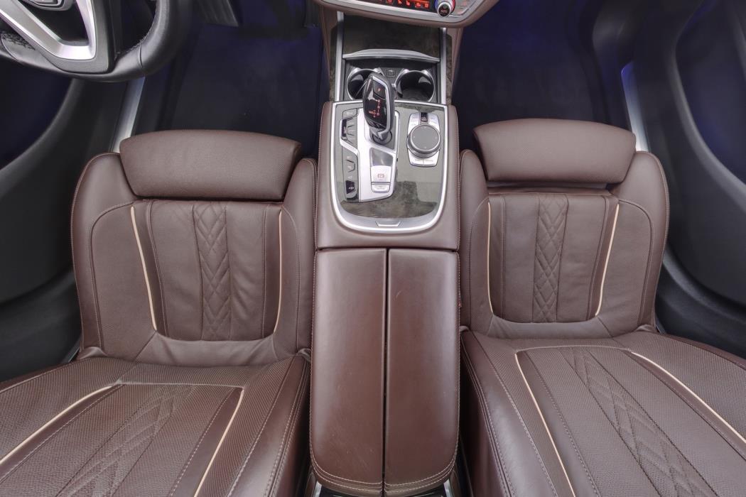BMW 745 2019