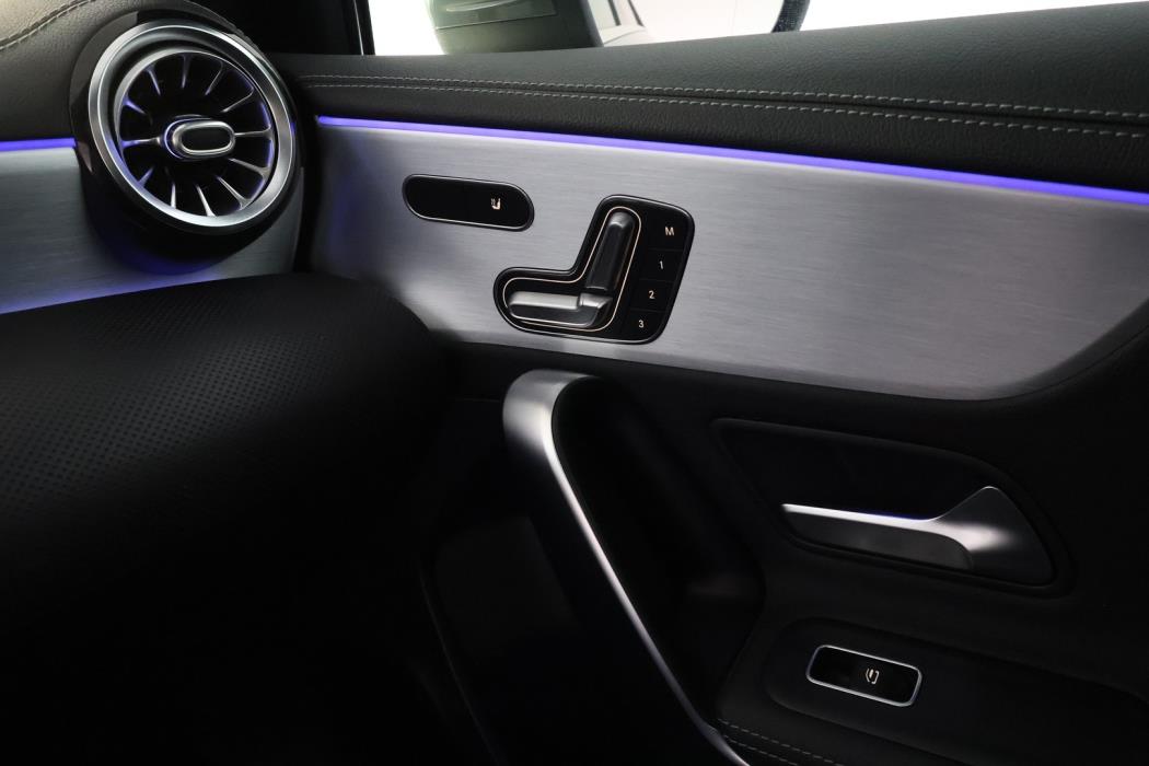 MERCEDES-BENZ A 2020