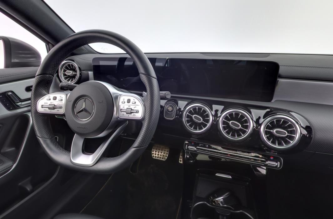 MERCEDES-BENZ A 2020