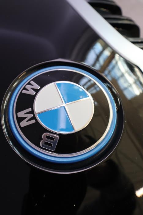BMW 330 2023