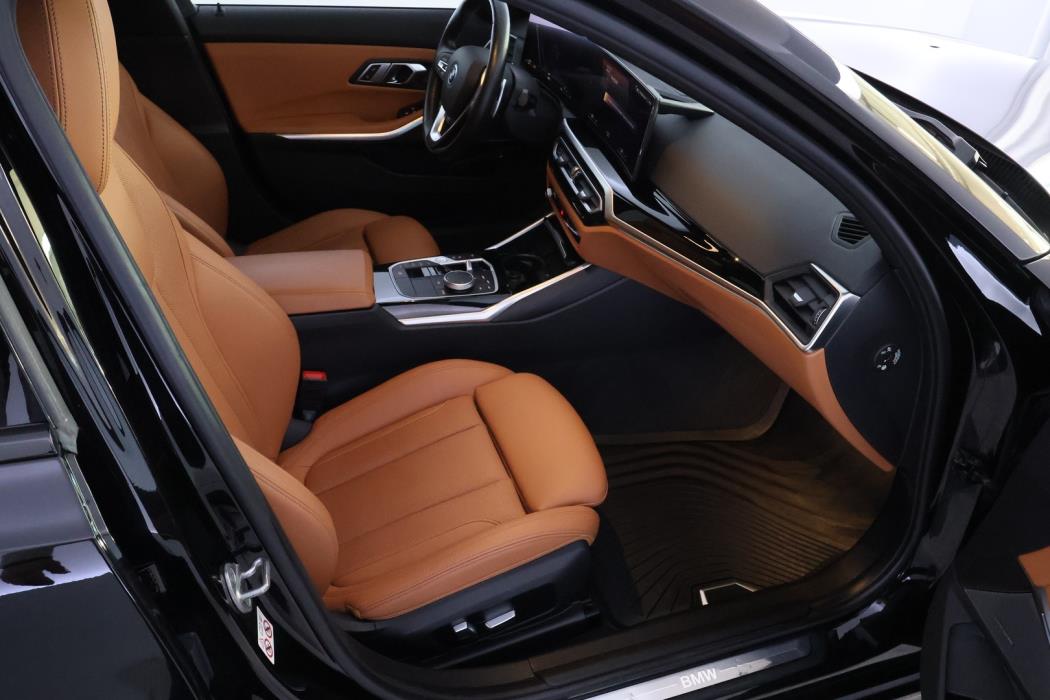 BMW 330 2023