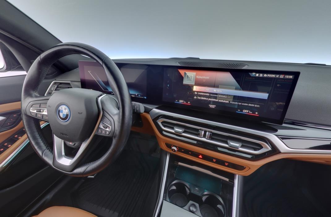 BMW 330 2023