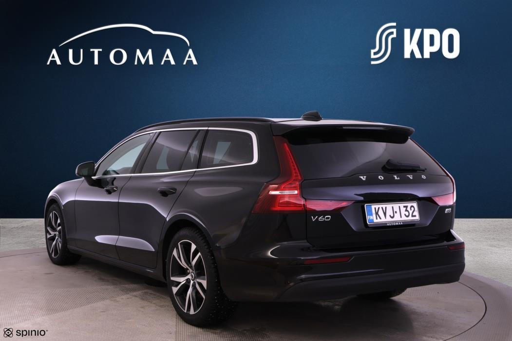 VOLVO V60 2023