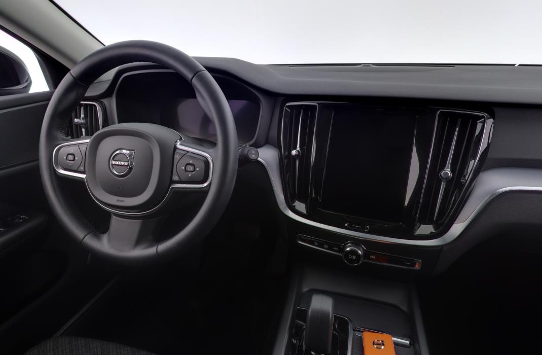VOLVO V60 2023
