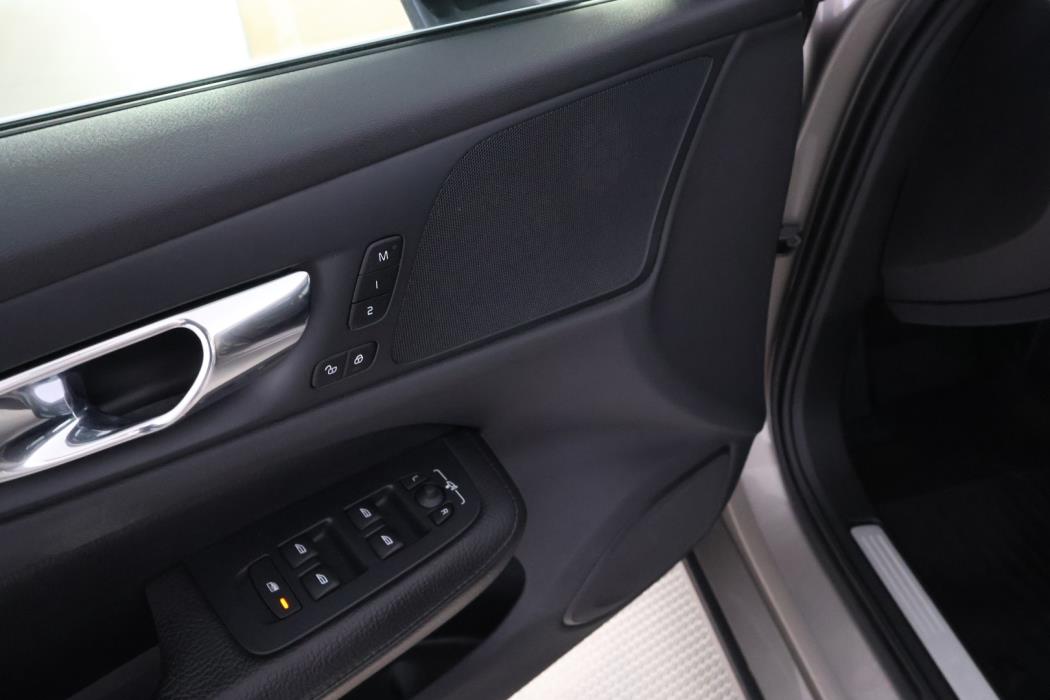 VOLVO V60 2019