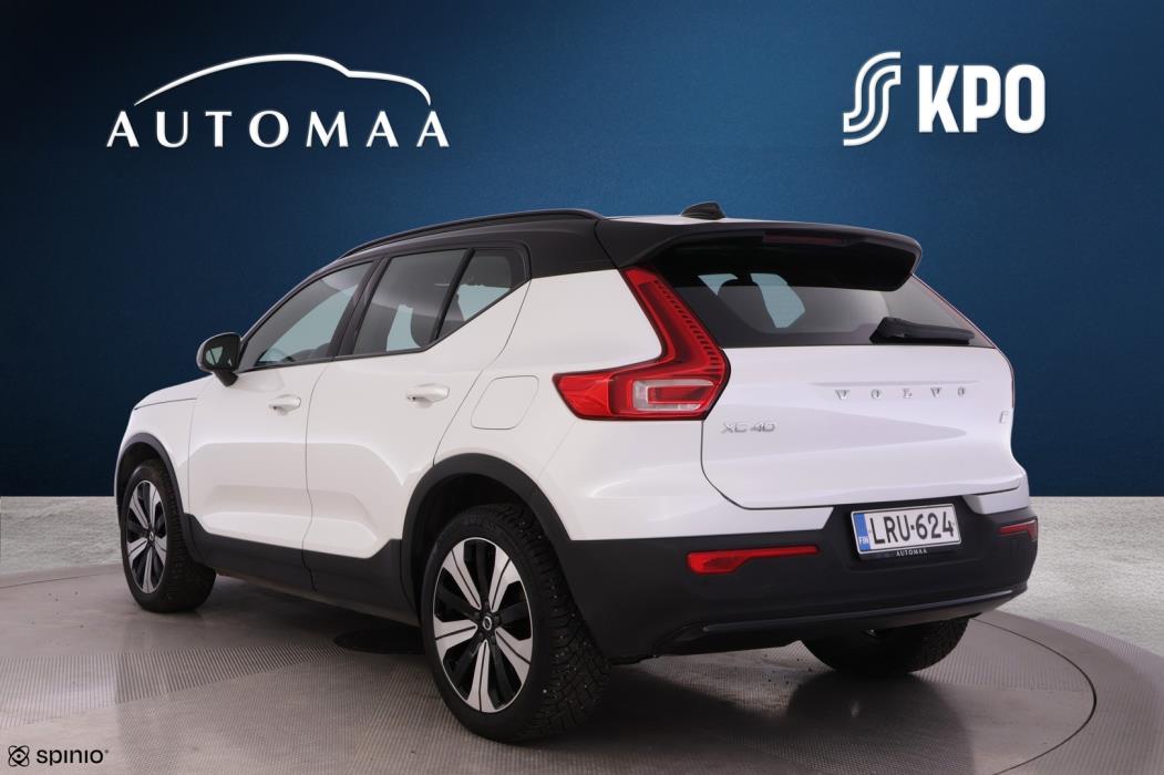 VOLVO XC40 2022