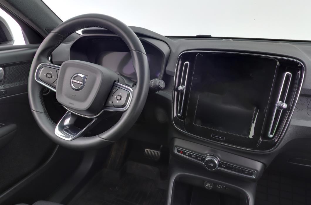 VOLVO XC40 2022