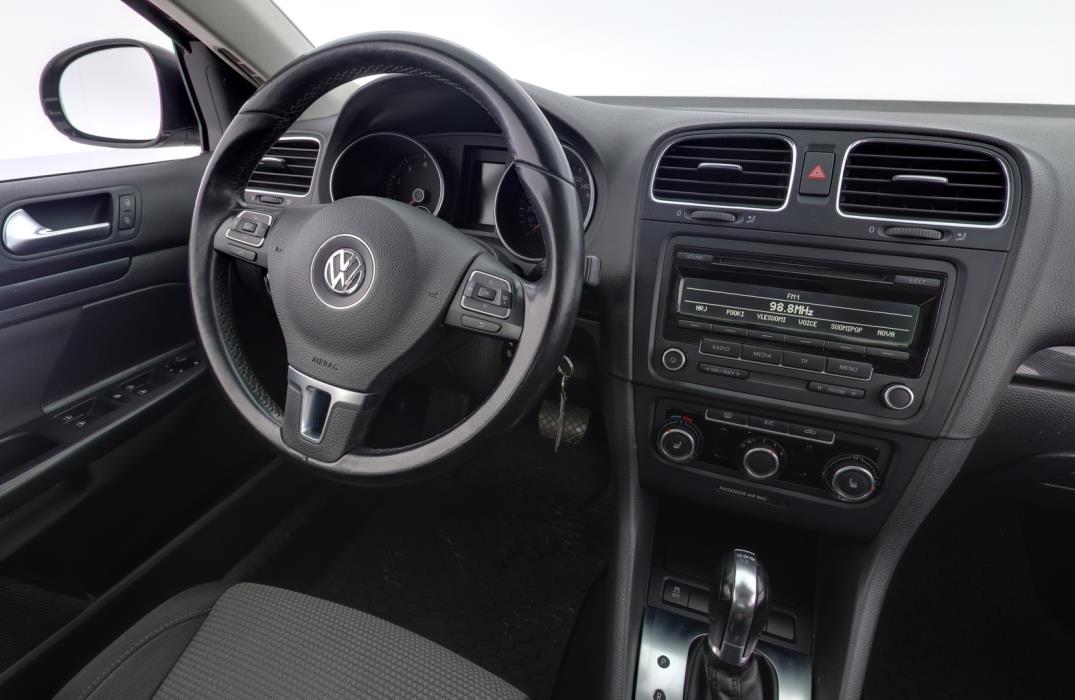 VOLKSWAGEN Golf 2013
