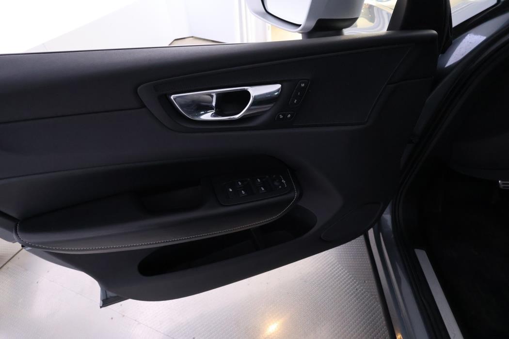 VOLVO XC60 2018