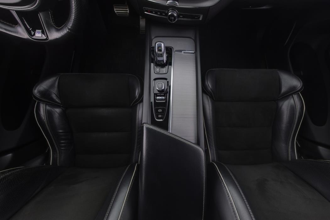 VOLVO XC60 2018