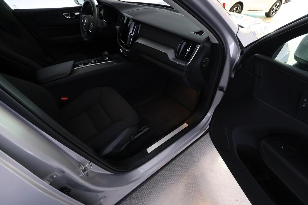 VOLVO XC60 2022