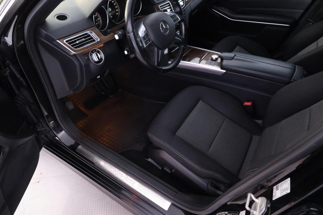 MERCEDES-BENZ E 2013
