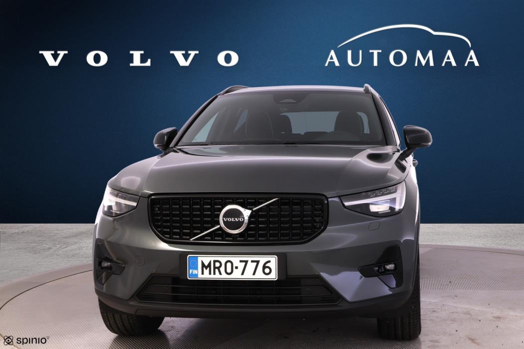 VOLVO XC40 2026