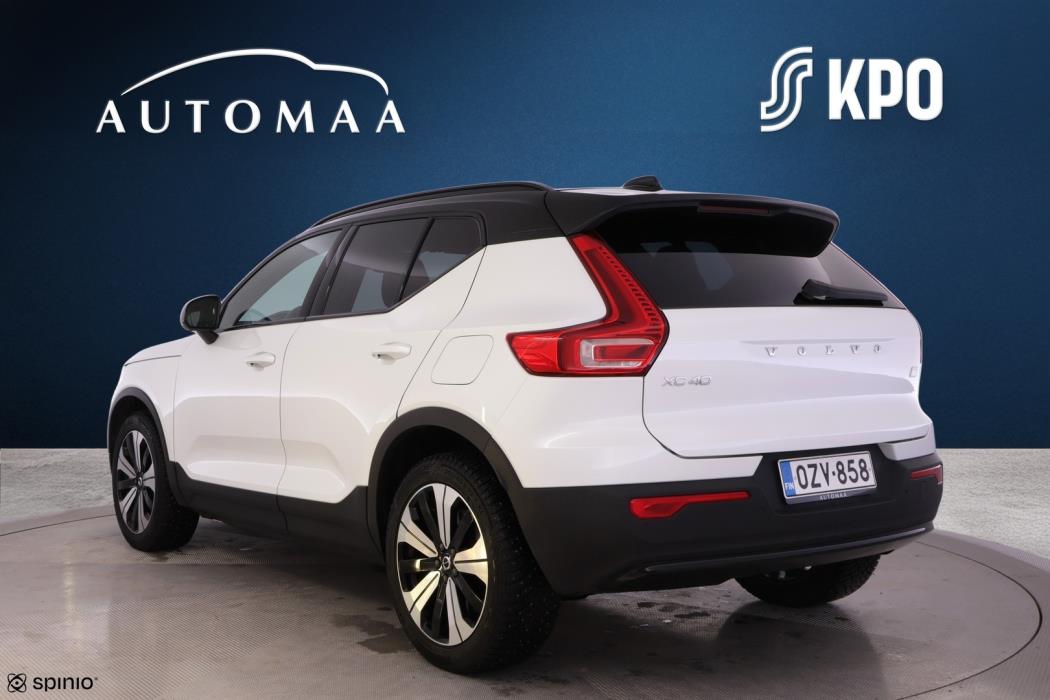 VOLVO XC40 2023