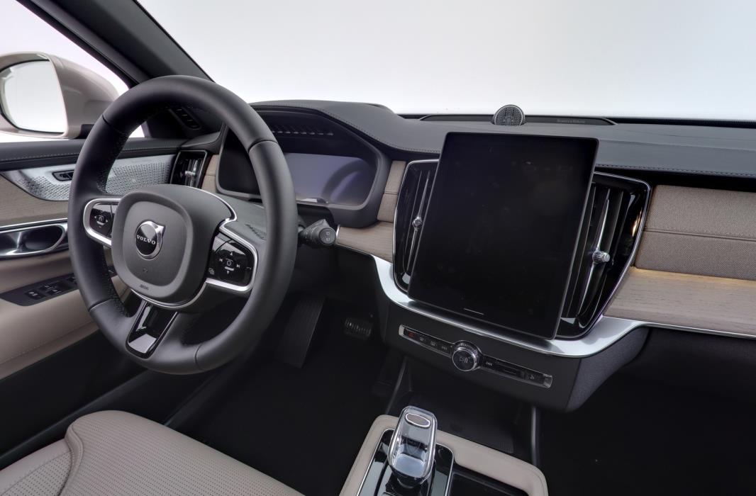 VOLVO XC60 2026