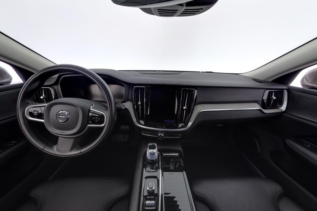 VOLVO V60 2021