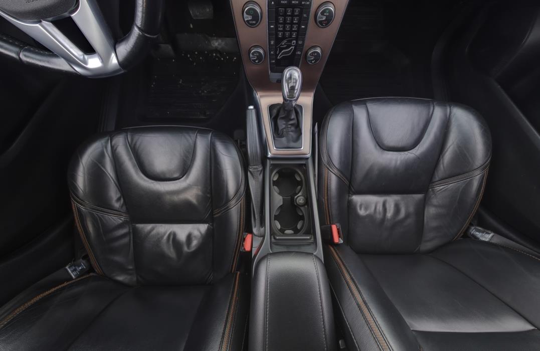 VOLVO V40 Cross Country 2013