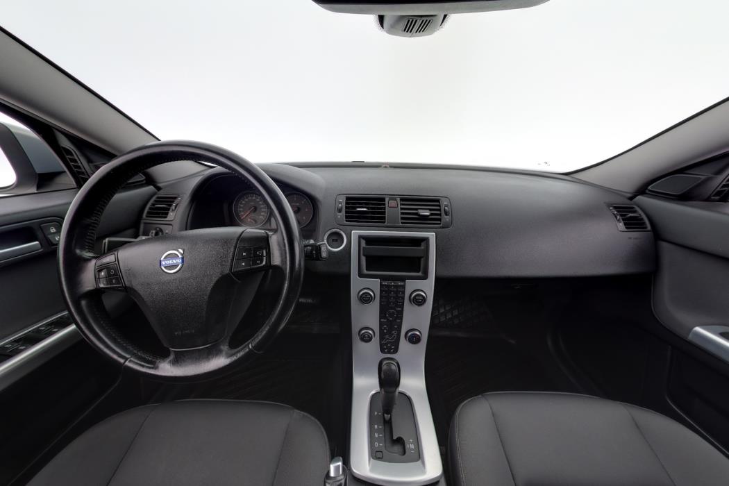 VOLVO V50 2010