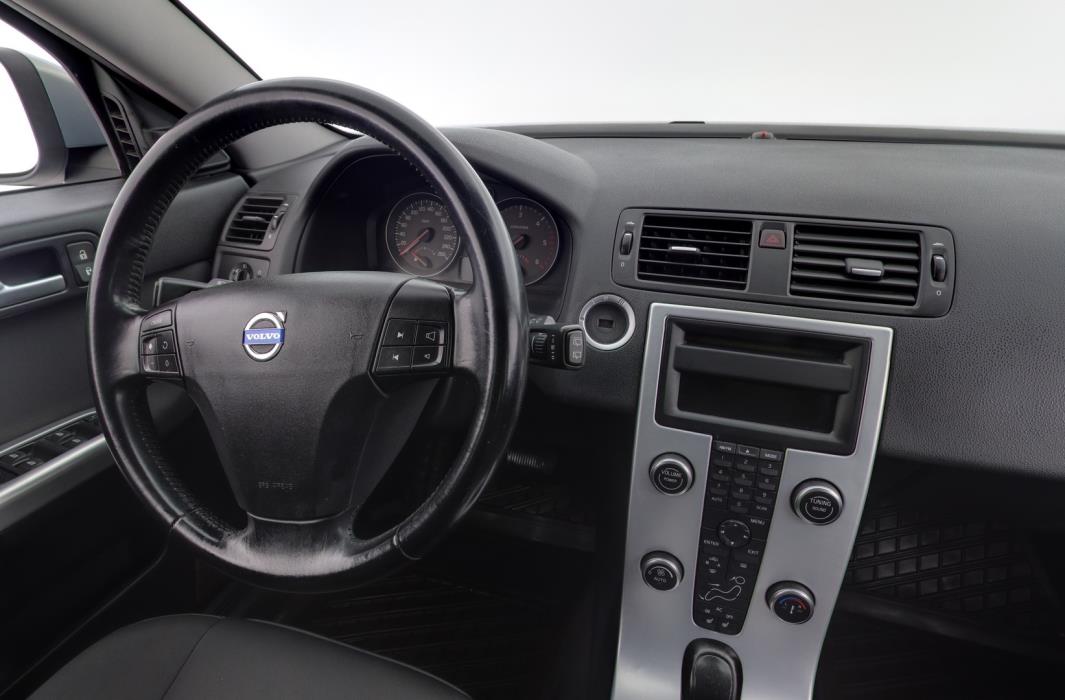 VOLVO V50 2010