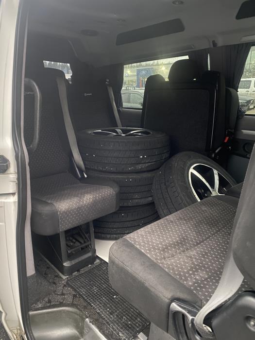 VOLKSWAGEN Transporter 2014