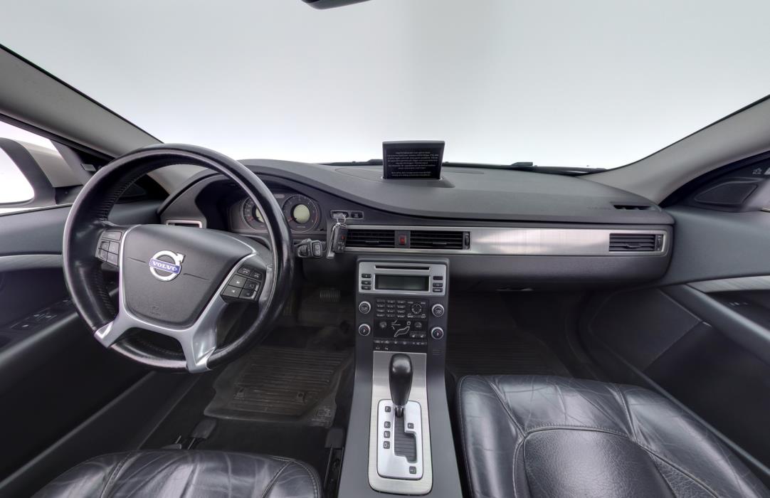 VOLVO V70 2010
