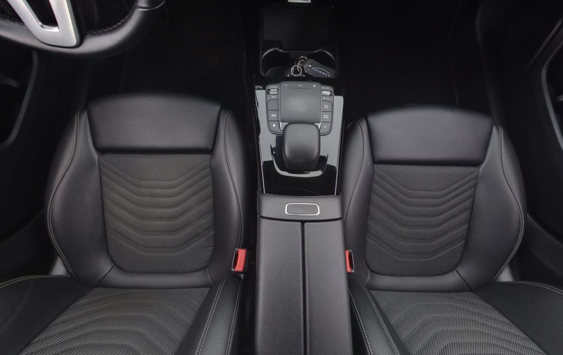 MERCEDES-BENZ A 2021