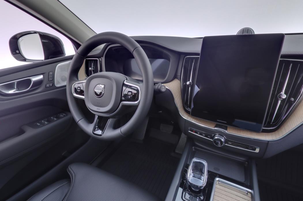 VOLVO XC60 2026